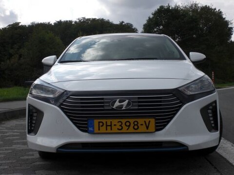 Hyundai Ioniq Hybrid i-Motion