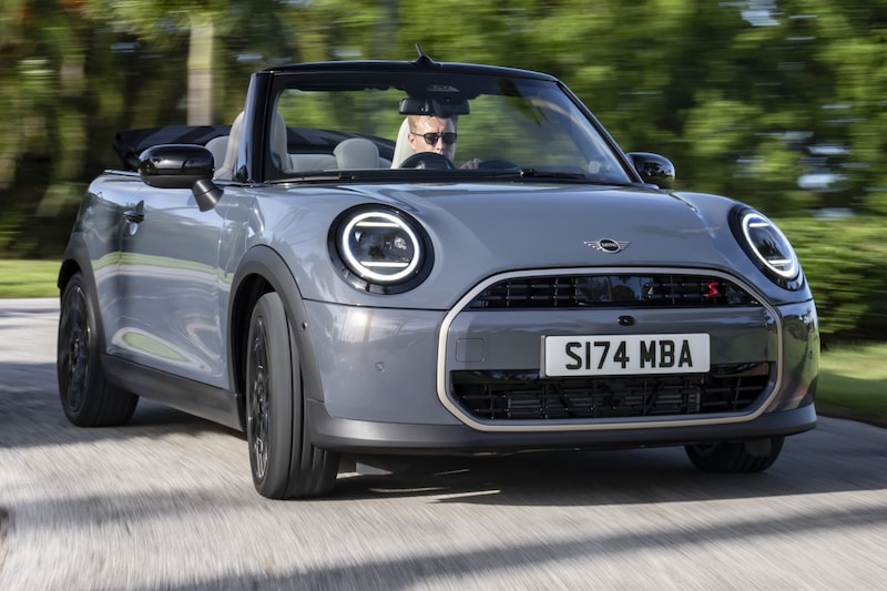 Mini Cooper Cabrio: open buitenbeentje