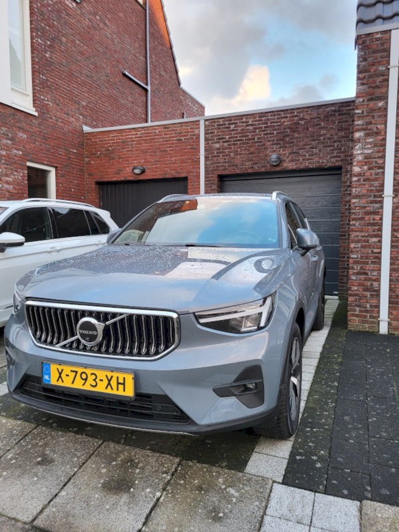 Volvo XC40 Recharge T5 Plug-in Hybrid Plus (2022)