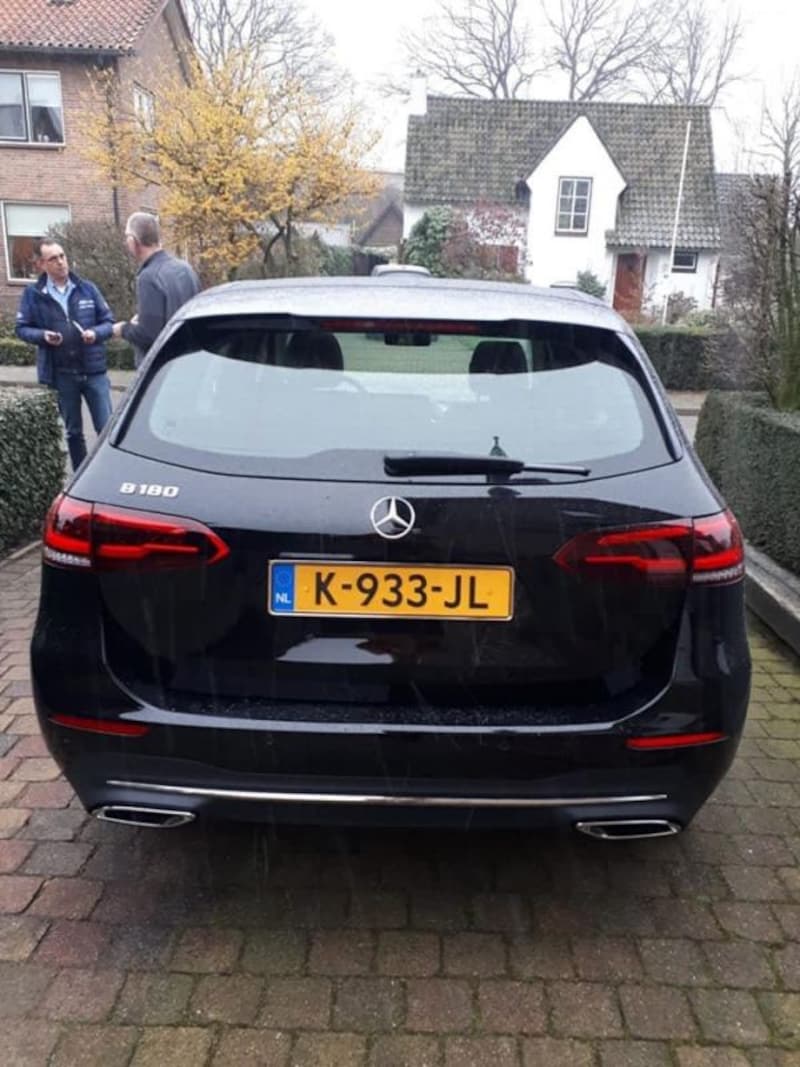 Mercedes-Benz B 180 Business Solution Luxury (2021)