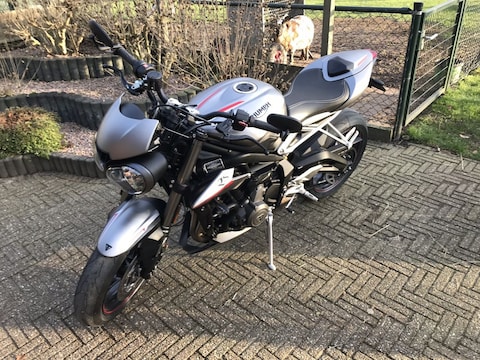 Triumph Street triple RS 765