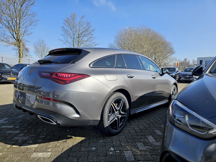 Mercedes-Benz CLA 250 e Shooting Brake Star Edition AMG Line Plus (2024)