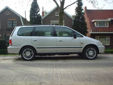 Honda Shuttle 2.3i LS (2000)