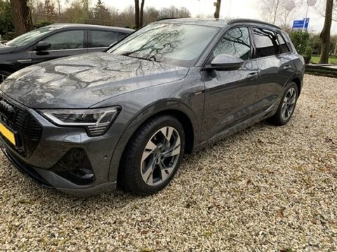 Audi e-tron 50 quattro Launch Edition Black