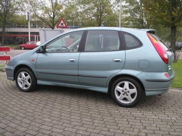 Nissan Almera Tino 1.8 Ambience (2000)