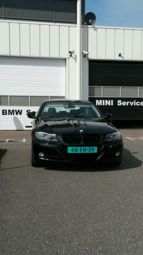 BMW 330i High Executive