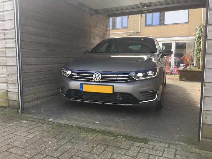 Volkswagen Passat Variant 1.4 TSI PHEV GTE Connected Series P (2016)