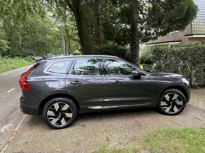 Volvo XC60 T6 Plug-in Hybrid AWD Ultimate (2024)