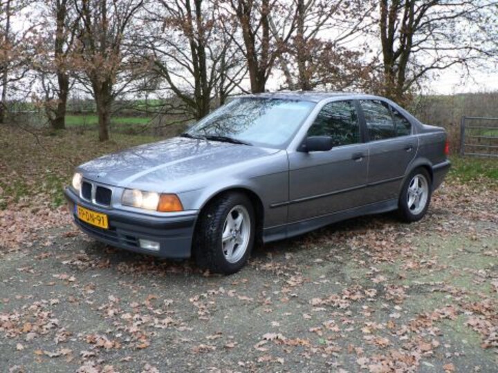 BMW 320i