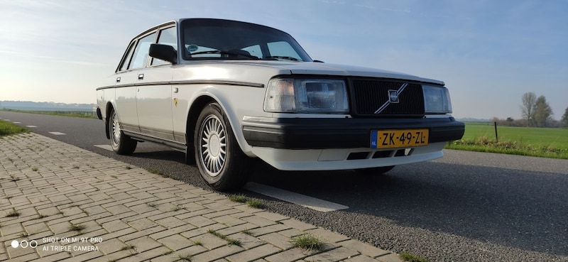 Volvo 240 DL 2.3 (1991)