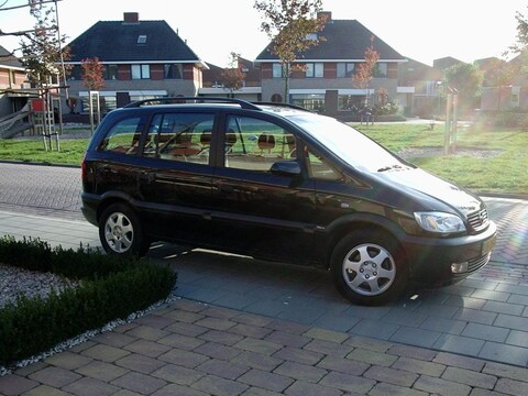 Opel Zafira 1.6i-16V Elegance
