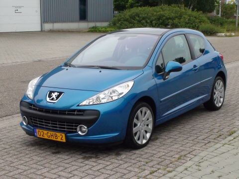 Peugeot 207 Féline 1.6-16V Turbo (2008)