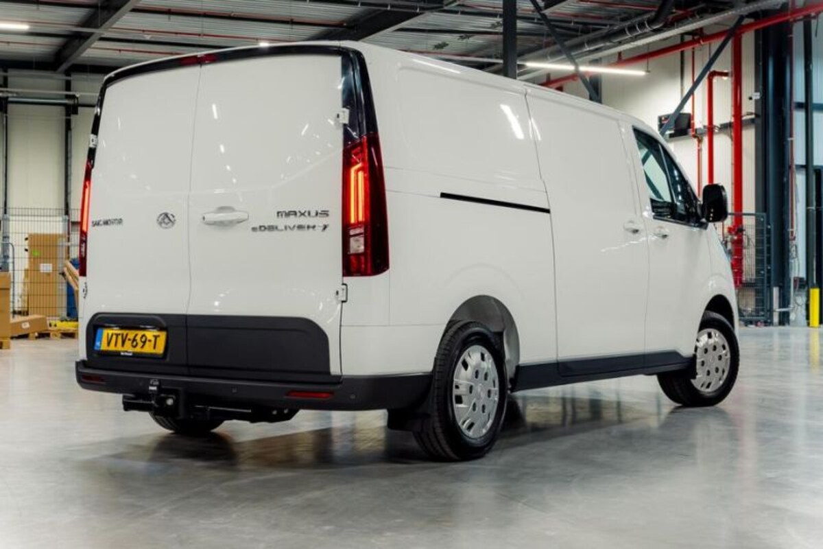 Maxus eDeliver 7 electric pack mule costs just under €40,000 Techzle