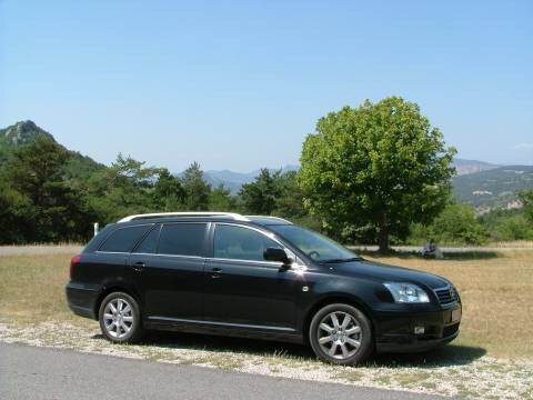 Toyota Avensis Wagon 2.2 D-4D Linea Luna (2006)
