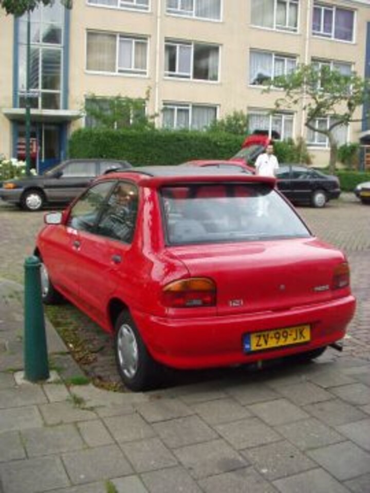Mazda 121 1.3i GLX Cabrio Top