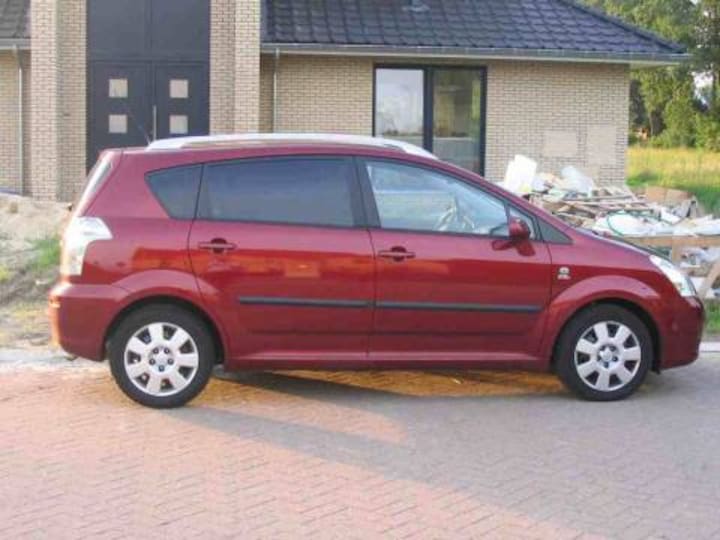 Toyota Corolla Verso 2.0 D-4D Linea Luna (2005)