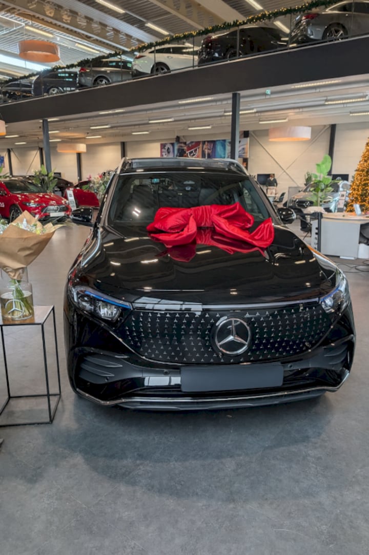 Mercedes-Benz EQB 250+ Business Solution AMG (2025)
