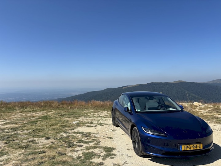 Tesla Model 3 Premium Long Range RWD (2025)