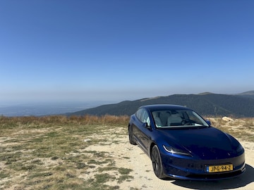 Tesla Model 3 Premium Long Range RWD (2025)