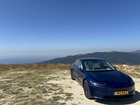 Tesla Model 3 Premium Long Range RWD (2025)
