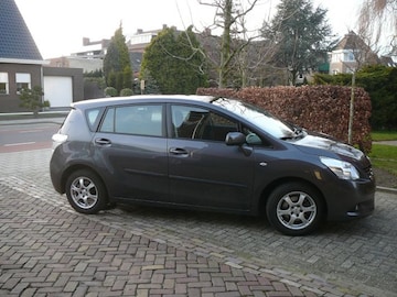 Toyota Verso 1.8 16v VVT-i Aspiration (2011)