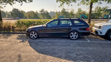 Mercedes-Benz E 220 CDI Avantgarde Combi (2008)