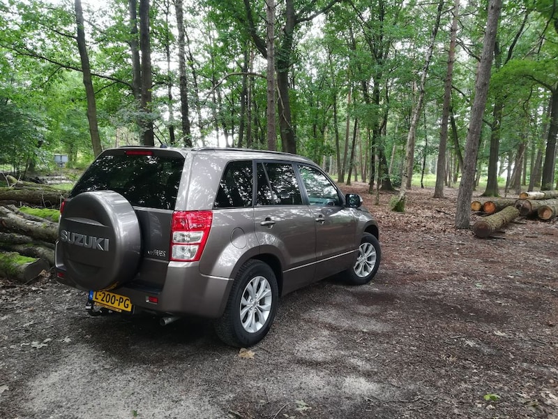Suzuki Grand Vitara 2.4 Exclusive (2013)