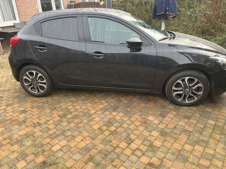 Mazda 2 SkyActiv-G 90 GT-M Line (2016)