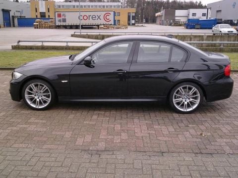 BMW 320d (2010)