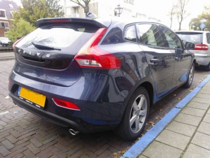 Volvo V40 T4 Kinetic (2012)
