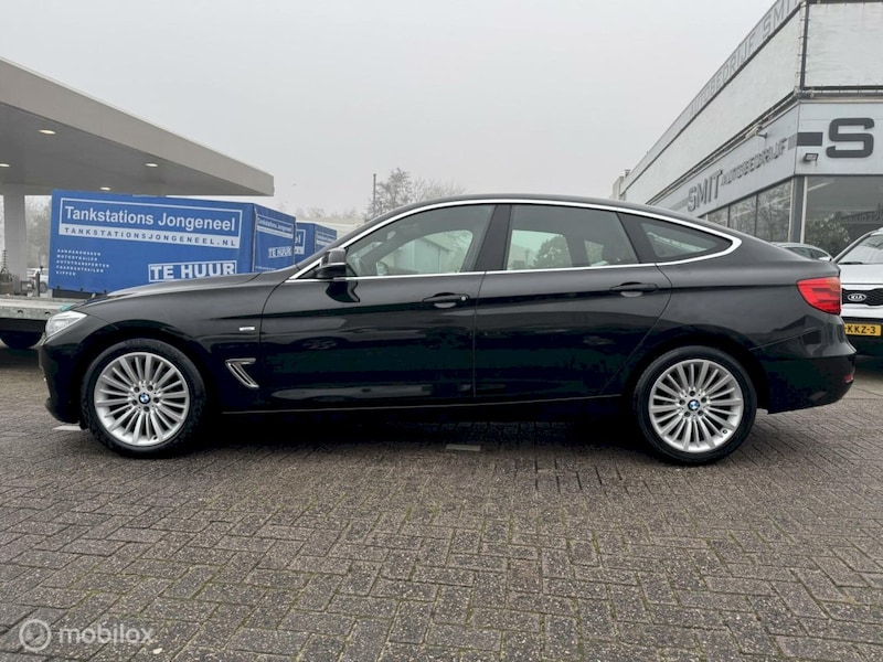 BMW 320i Gran Turismo High Executive (2013)