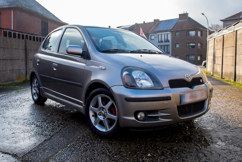 Toyota Yaris 1.5 16v VVT-i T Sport