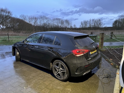 Mercedes-Benz A 250 e AMG Line