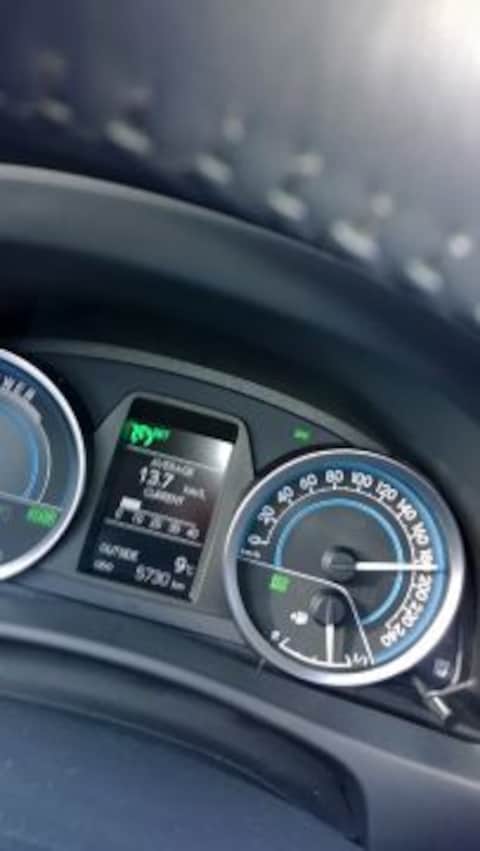 Toyota Auris 1.8 Hybrid Lease Pro (2013)