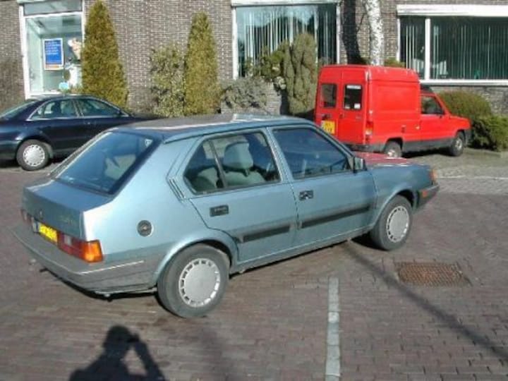 Volvo 340 GL Special 1.4 (1991)