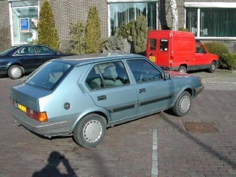 Volvo 340 GL Special 1.4 (1991)