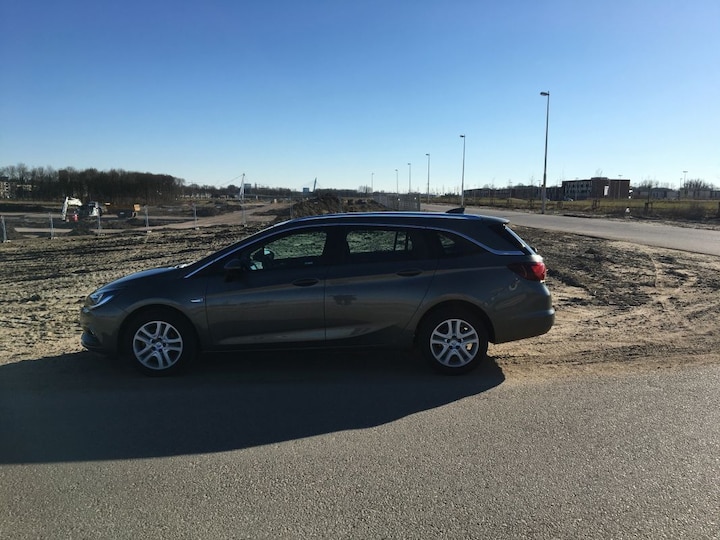 Opel Astra Sports Tourer 1.0 Turbo Online Edition (2018)