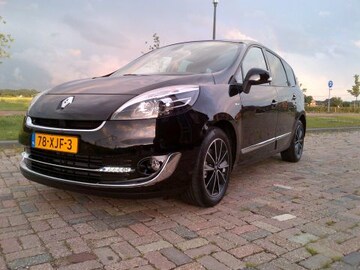 Renault Grand Scénic dCi 110 Energy Bose (2012)