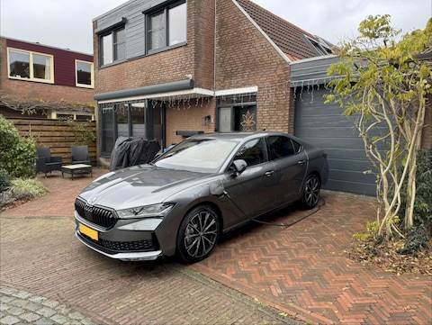 Skoda Superb 1.5 TSI iV PHEV Sportline Edition (2025)