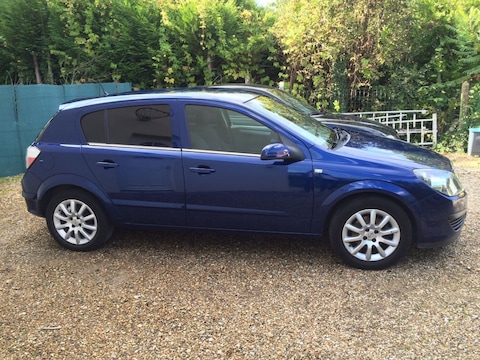 Opel Astra 1.6 Enjoy (2006)