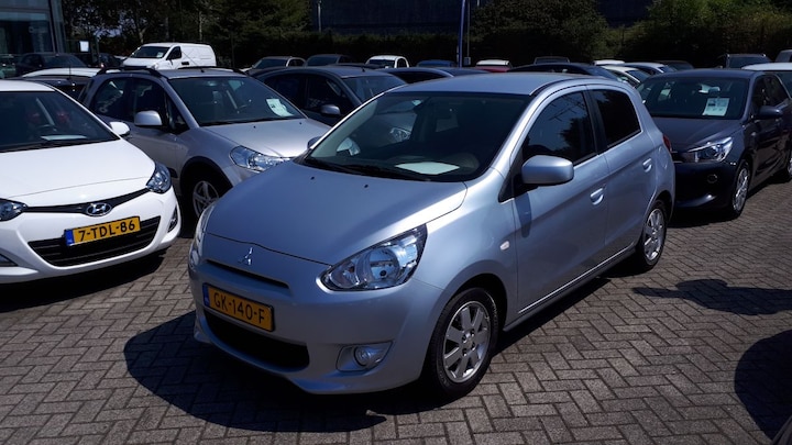 Mitsubishi Space Star 1.0 Bright (2015)