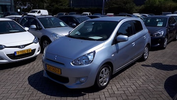 Mitsubishi Space Star 1.0 Bright (2015)