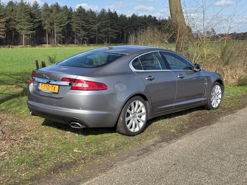 Jaguar XF 4.2 V8 Premium Luxury (2008)