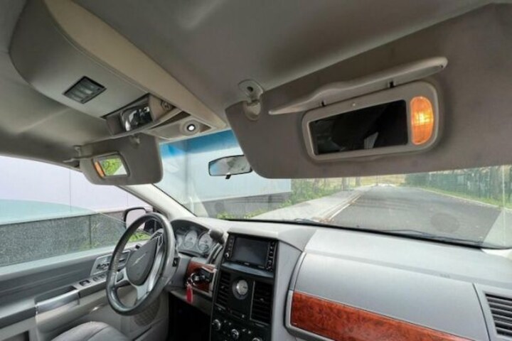 Chrysler Town and Country