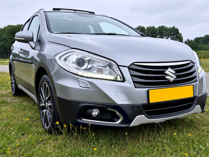 Suzuki S-Cross 1.6 High Executive (2014)