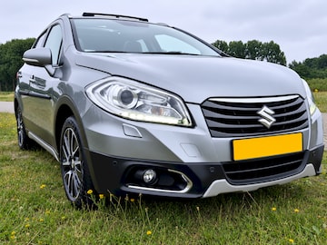 Suzuki S-Cross 1.6 High Executive (2014)