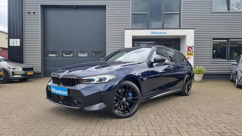 BMW 330e xDrive Touring