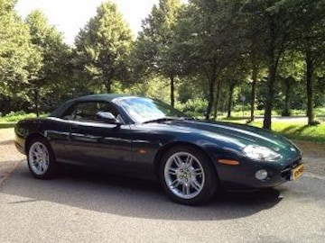 Jaguar XK8 Convertible (2001)