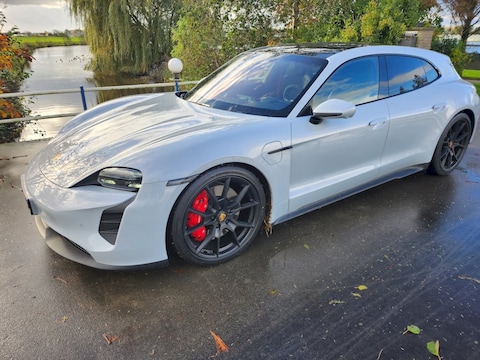Porsche Taycan Sport Turismo (2023)