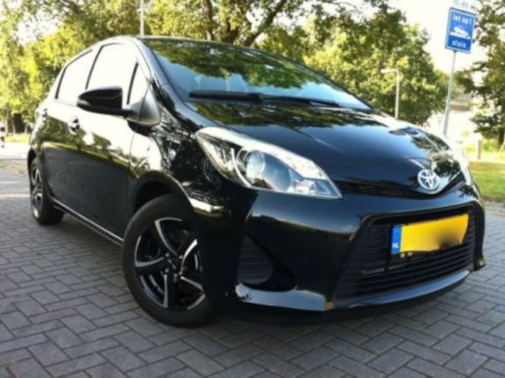 Toyota Yaris 1.5 Full Hybrid Aspiration (2012)